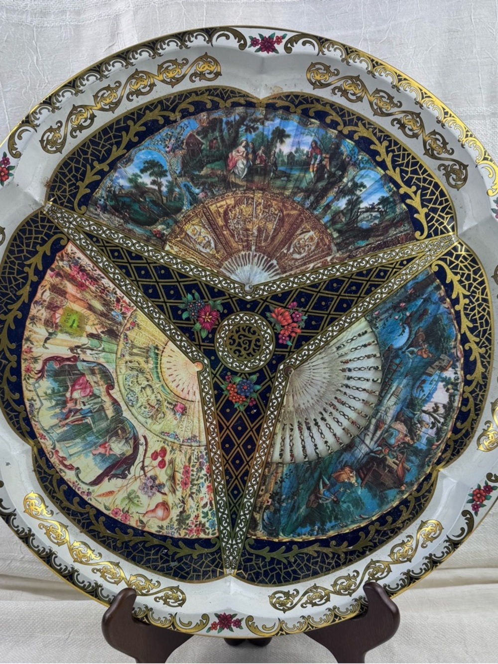 Vintage 1971 Daher Decorated Ware Metal Tray 16.5” x 16.5”. Made in England